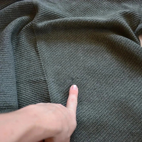 Denver Hayes Knit Sweater Pair - Picture 6 of 11